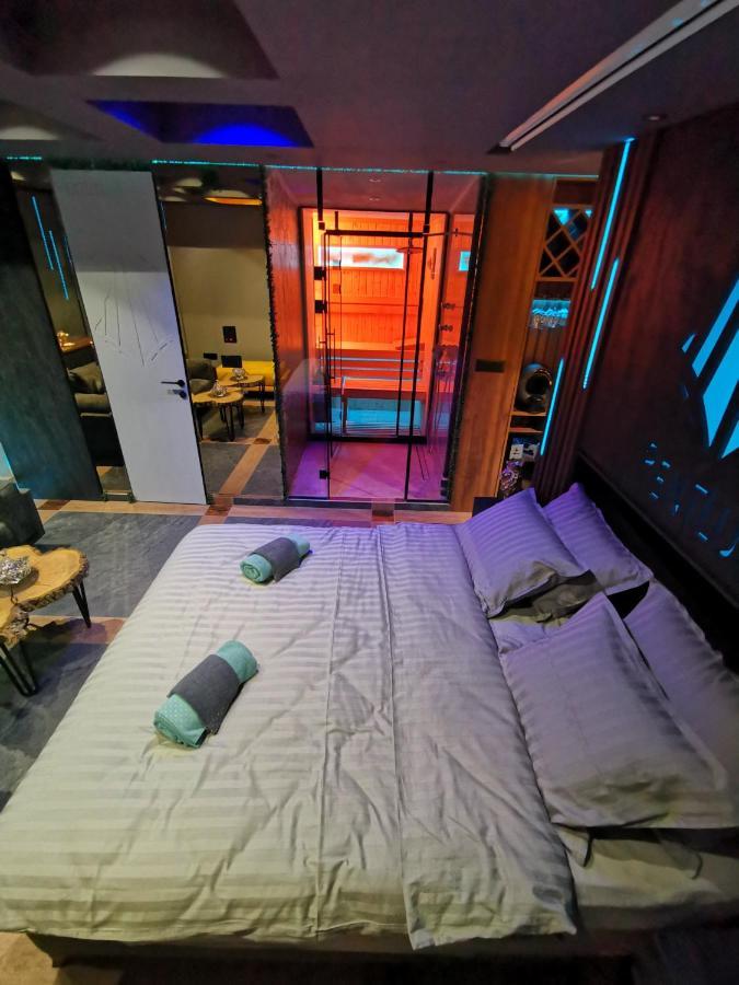 Smart Luxury Penthouse Suites - Private Sauna, Hot-Tub, Home Cinema At The Best Location In Escópia Exterior foto