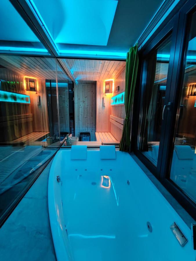 Smart Luxury Penthouse Suites - Private Sauna, Hot-Tub, Home Cinema At The Best Location In Escópia Exterior foto
