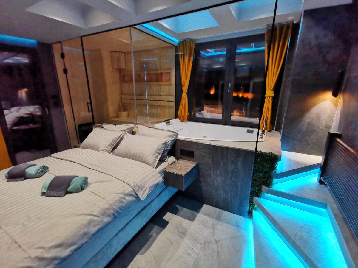 Smart Luxury Penthouse Suites - Private Sauna, Hot-Tub, Home Cinema At The Best Location In Escópia Exterior foto