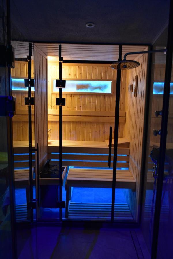 Smart Luxury Penthouse Suites - Private Sauna, Hot-Tub, Home Cinema At The Best Location In Escópia Exterior foto